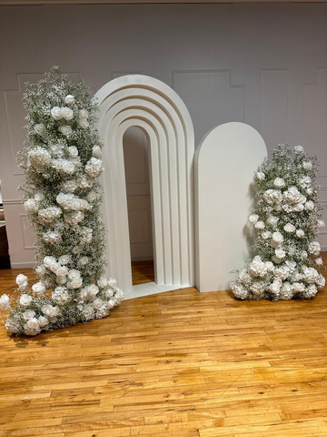 Backdrop pillar close-up